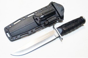 Нож тактический COLD STEEL с огнивом и фонариком